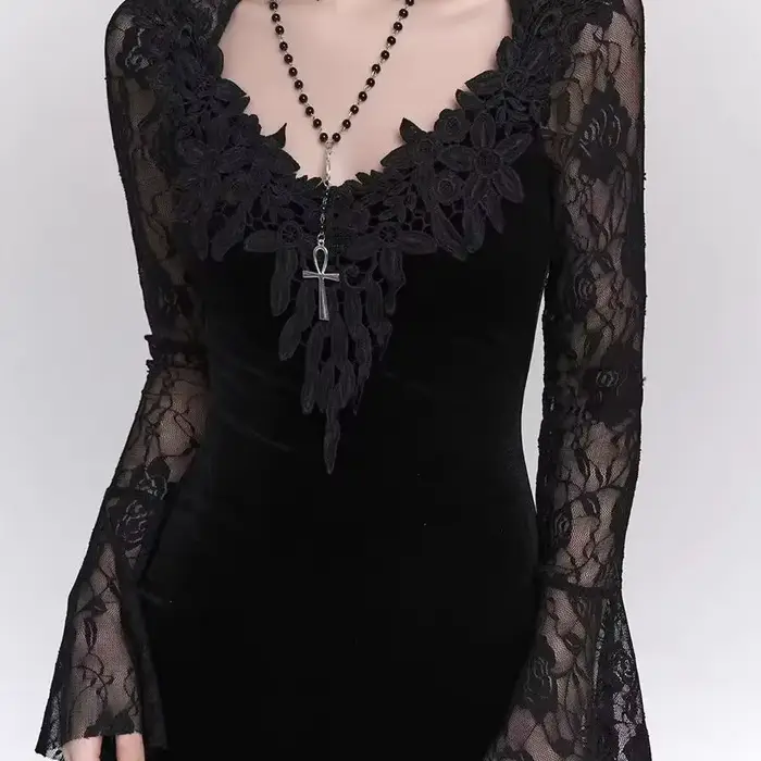 Robe gothique d'hiver en dentelle Grunge