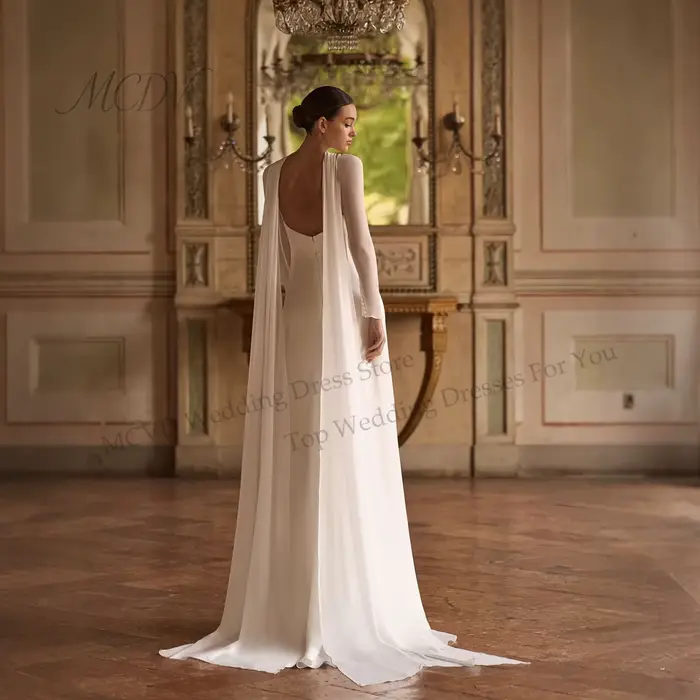 Robes de mariée sirène en satin avec cape détachable