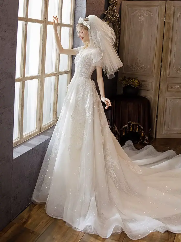Robe de mariée princesse élégante en dentelle et mousseline avec train de balayage pour femmes occasions spéciales