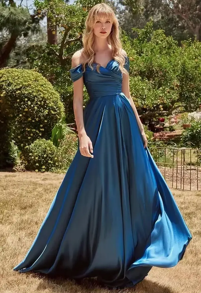 Robe de demoiselle d'honneur en satin plissé en forme de A pour mariage