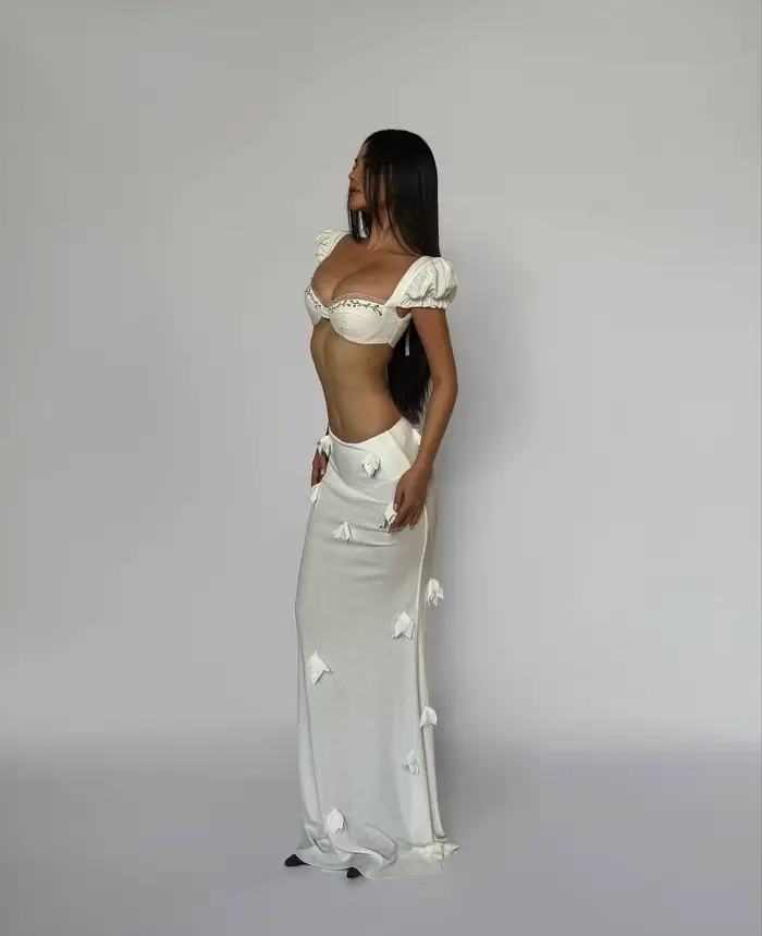 Ensemble robe longue brodée de fleurs 3D blanches Pure Desire pour les vacances d'été Honey