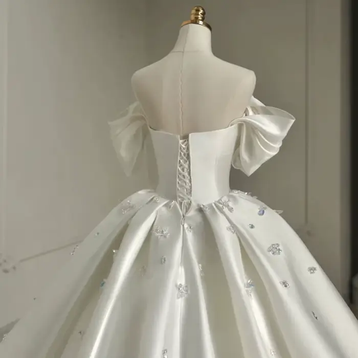 Robe de mariée en Satin avec traîne de chapelle de 100cm