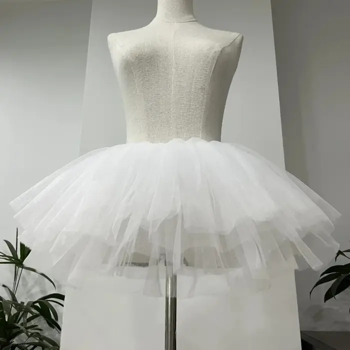 Nouvelle sous-jupe bouffante Lolita blanche et noire à 4 couches