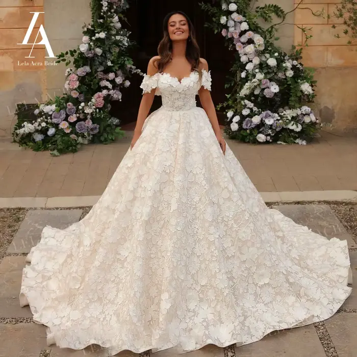 LelaAcra robe de mariée épaules dénudées 2026 fleurs romantiques robe de bal Court Train princesse m