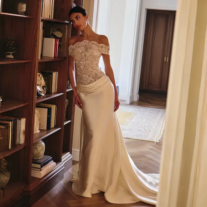 Robe de mariée sirène de luxe Sharon Said, dentelle perlée, épaules dénudées, surjupe en satin, dos