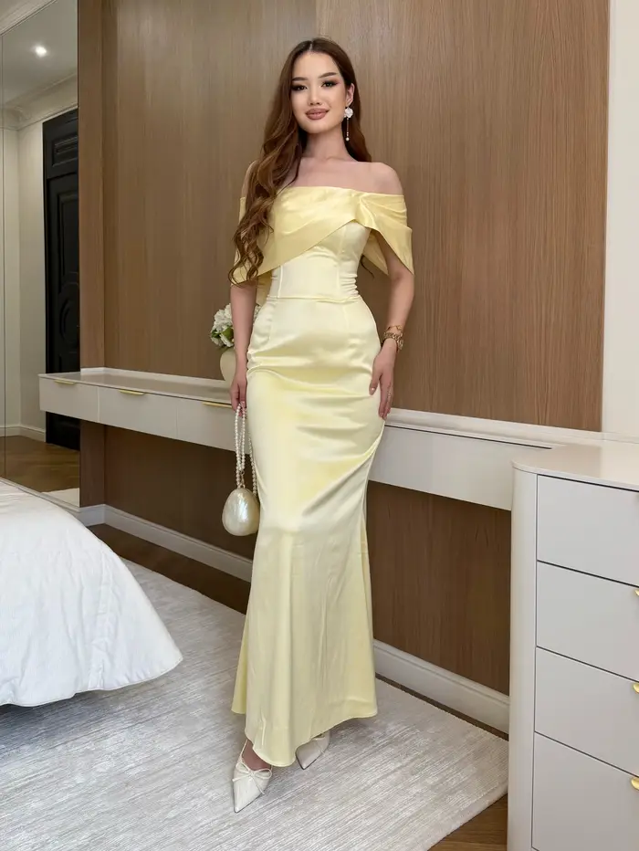 Robe de bal jaune pâle style simple