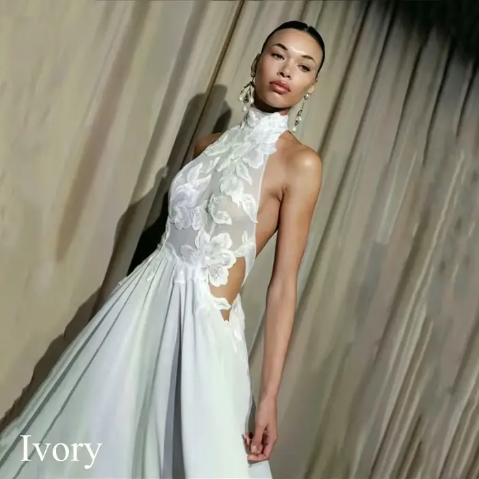 Robe de Mariée Blanche Moderne en Mousseline Ligne A avec Dentelle Sur Mesure pour Femme Simple Col Halter Plis