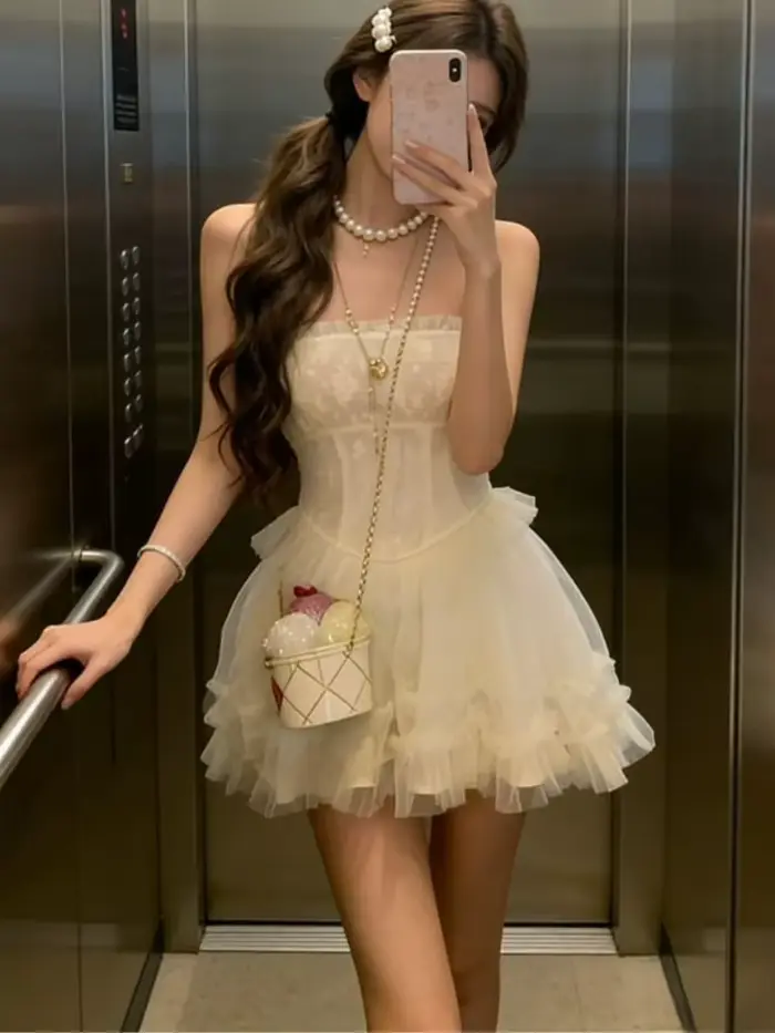 Robes mini sexy sans bretelles en dentelle froncée et dos nu pour femme