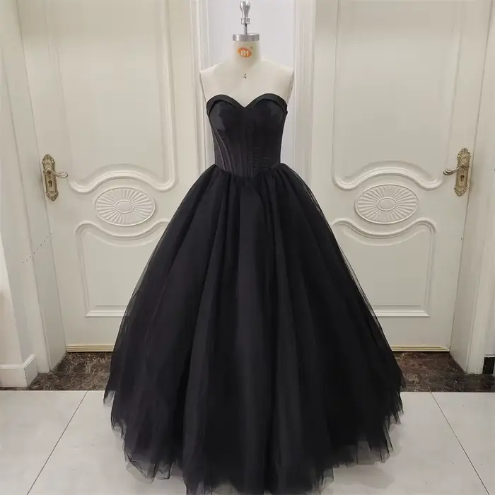ZJHau23-Robe de Mariée Noire Gothique Personnalisée