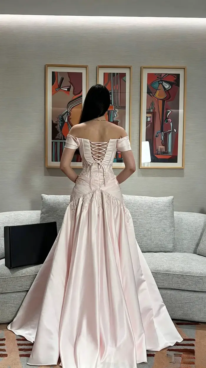 Robes de soirée rose poudré pour femmes