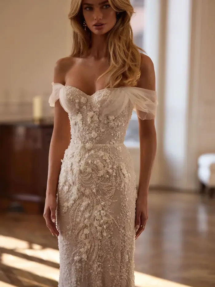 Robe de Mariée Charmante avec Appliques Florales Personnalisable en Polyester pour Femmes Occasions Spéciales