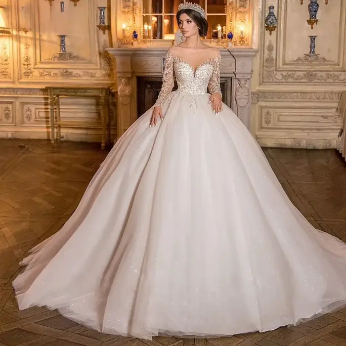 Robe de mariée personnalisable avec décolleté en V transparent