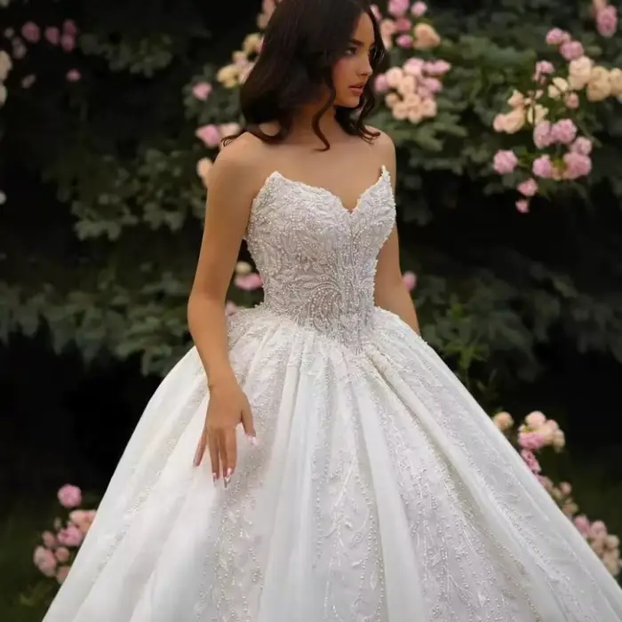 Robe de mariée Maria Novia 2025 en satin et dentelle sans manches perles et broderie pour femmes occasions spéciales