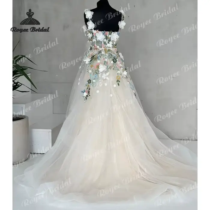 Robes de mariée rustiques florales coupe trapèze 2026 avec appliques de fleurs sauvages colorées