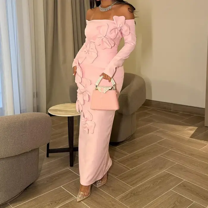 Robe longue élégante, épaules dénudées