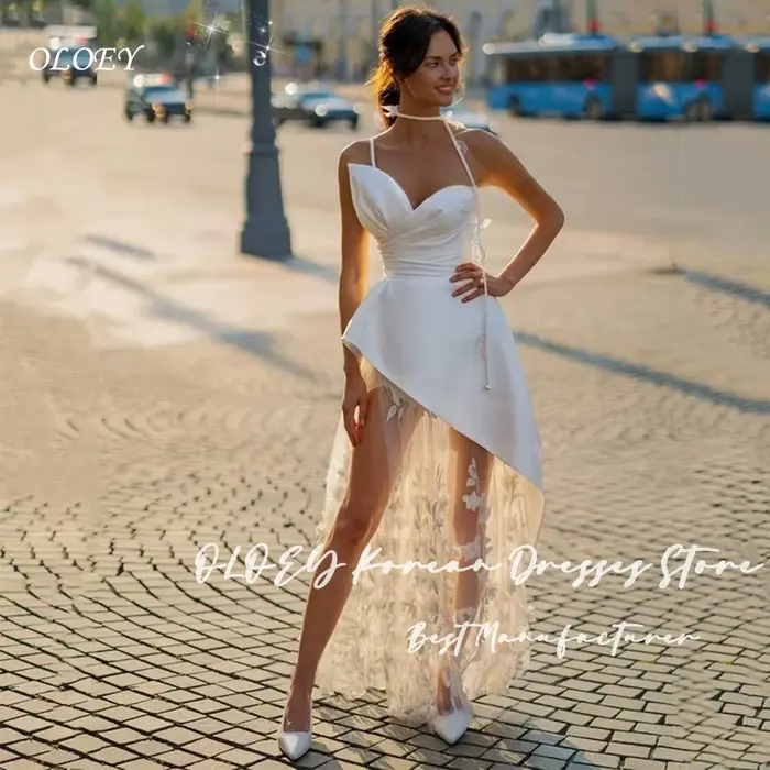 Robe de mariée OLOEY chic ivoire à bretelles spaghetti, en satin drapé, asymétrique, avec appliques 
