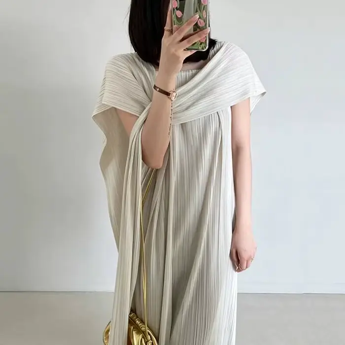 LANMREM Robe plissée pour femme, style vacances en bord de mer, haut de gamme, décontractée, col carré, asymétrique, robes d'été 2DB7724
