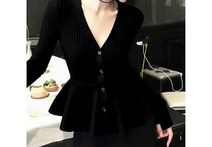 2025 hiver mode haute connaissance Dressing Style atmosphère lumière luxe beau haut tricoté pour les femmes