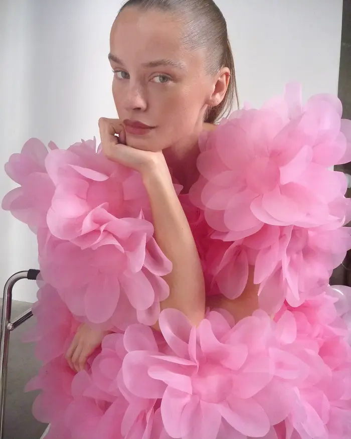 Jolie robe en Organza rose ornée de fleurs de pivoine 3D