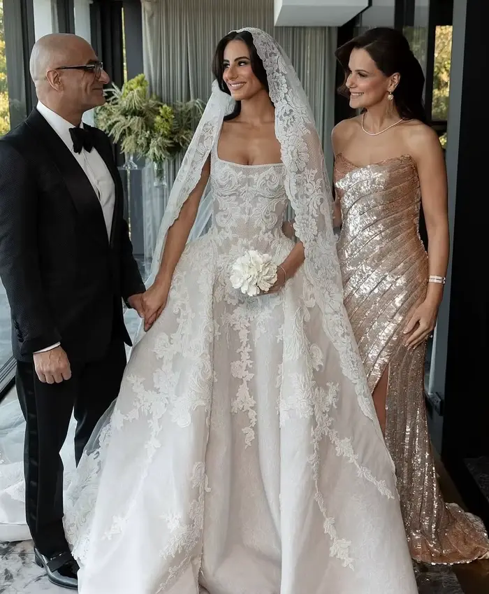 Robes De mariée De mode Appliques robes De mariée bretelles Spaghetti perles une ligne princesse sir