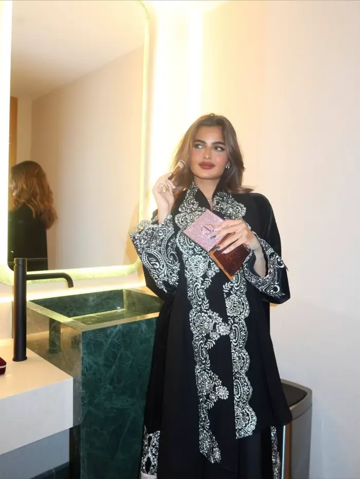 Robe de soirée trois pièces noire avec broderie argentée complexe pour femmes grandes tailles occassions formelles bal de promo tenue de cérémonie musulmane