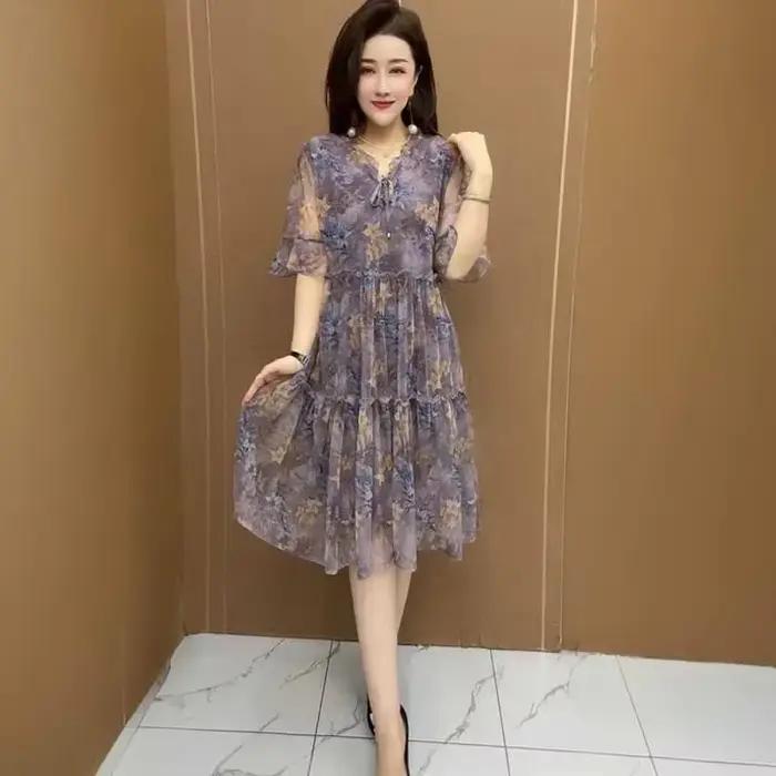 Robe d'été bohème à imprimé floral vert avec manches bouffantes