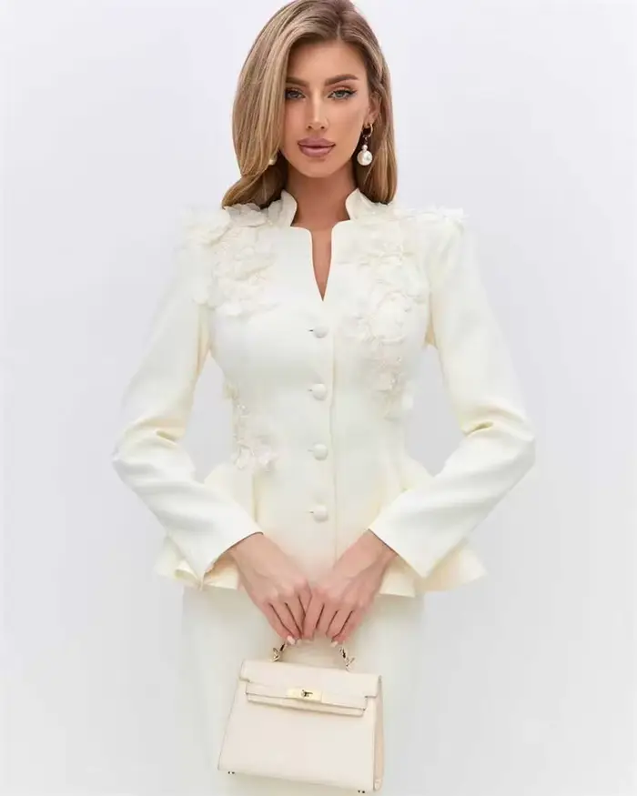 Ensemble de costume blanc pour femmes