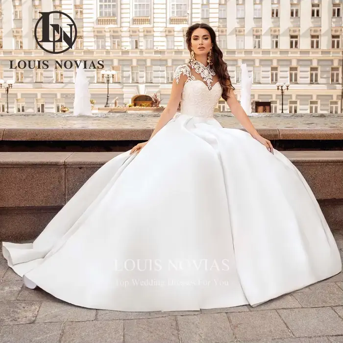 Modiis-Robe de mariée Sarin en dentelle perlée détaillée