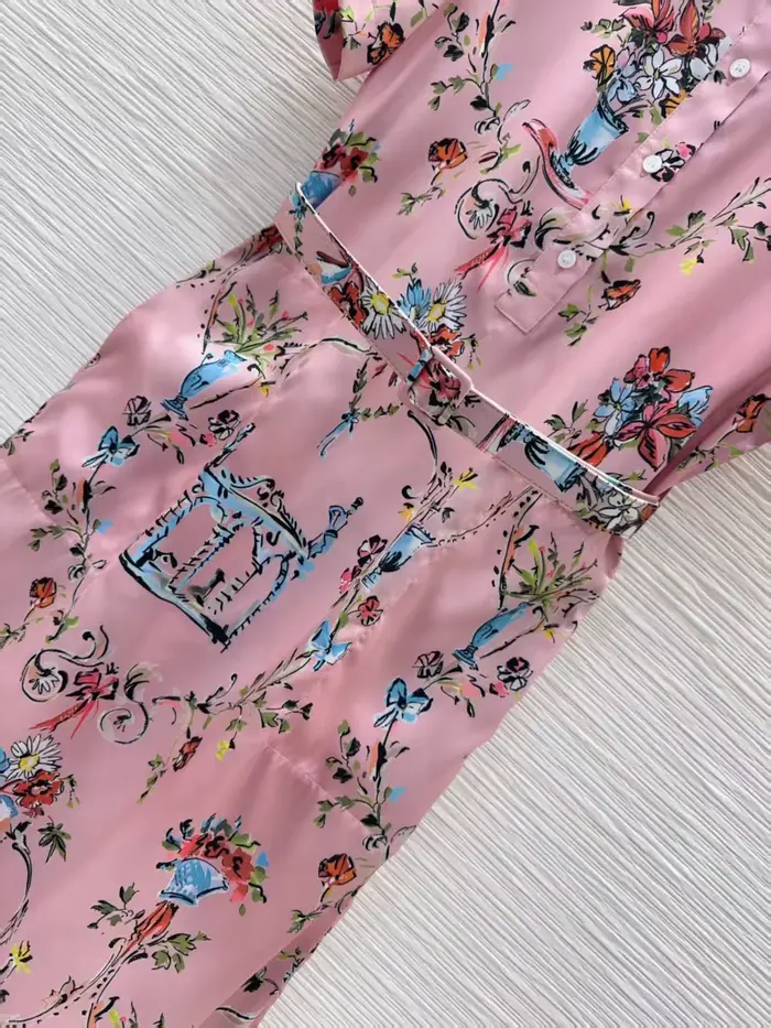 Robe d'été élégante rose à imprimé floral col montant manches courtes pour femmes occasions spéciales