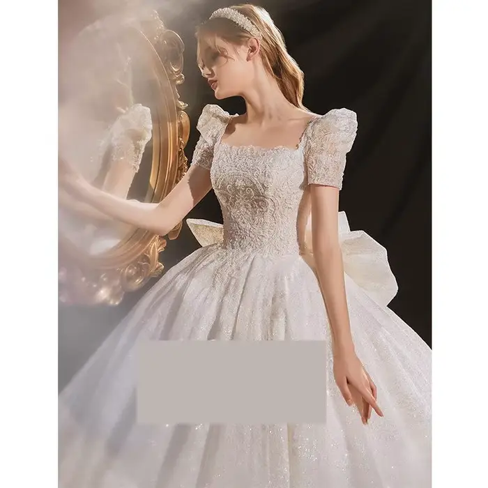 Nouvelle robe de mariée col carré élégante brodée ciel étoilé jupe
