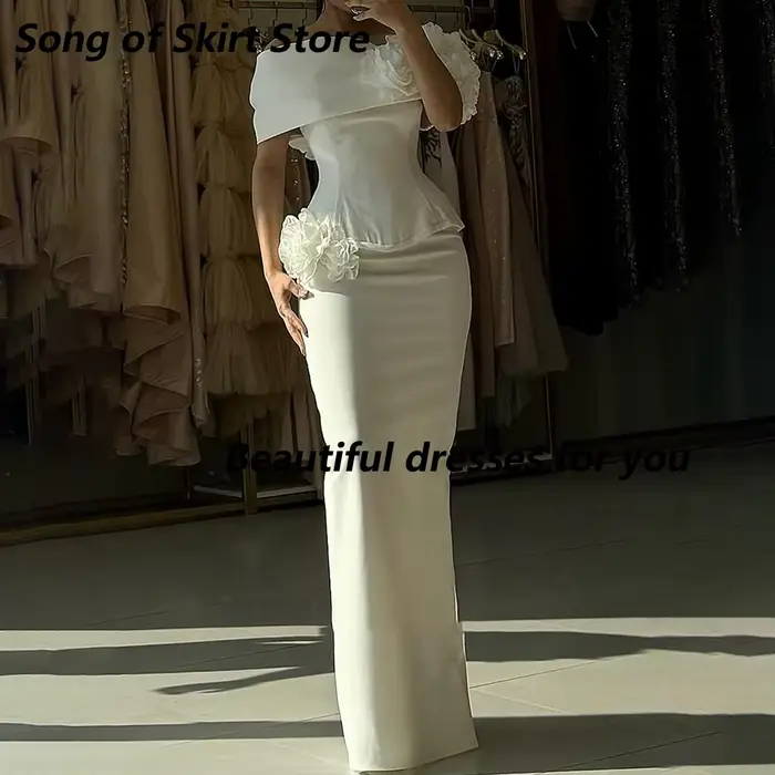 Robe de bal blanche et noire tendance