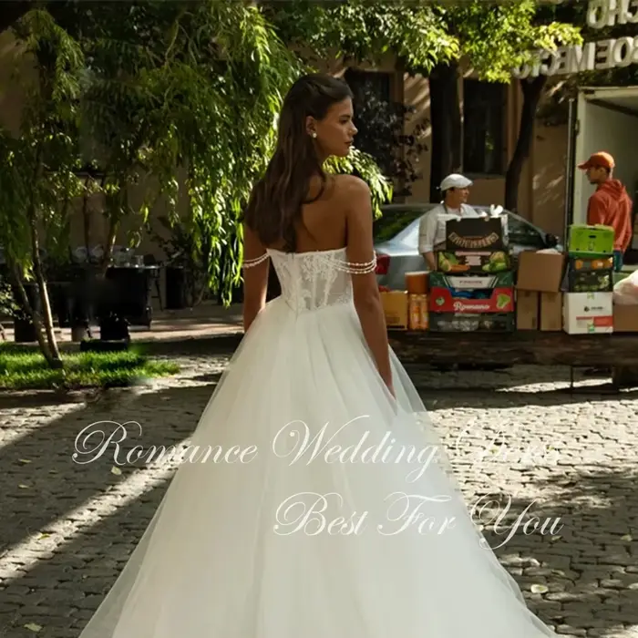 Robe De mariée trapèze moderne en dentelle plissée
