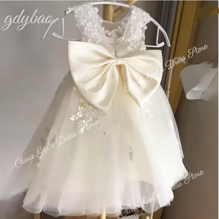 Robes de demoiselle d'honneur en tulle bouffant