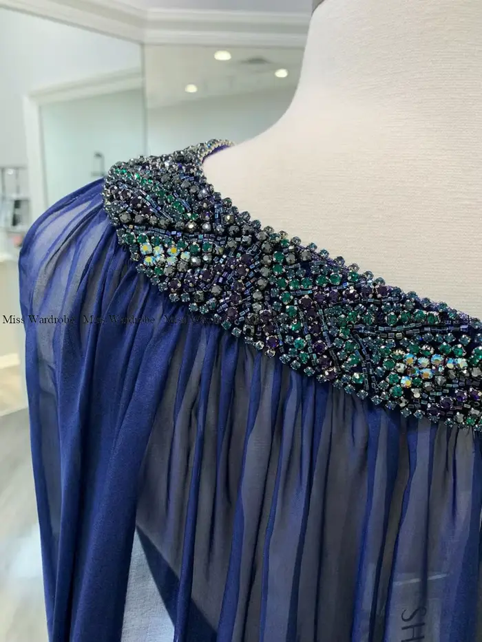 Robe de soirée sirène en velours bleu marine avec perles