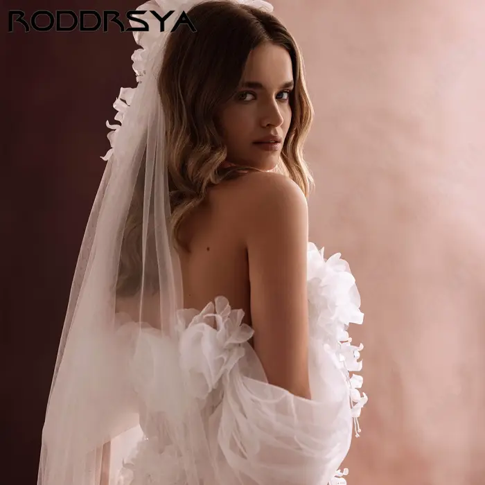 RODDRSYA Robe de mariée épaules nues décolleté cœur pour femme tulle orné de fleurs 3D fente haute modèle plage