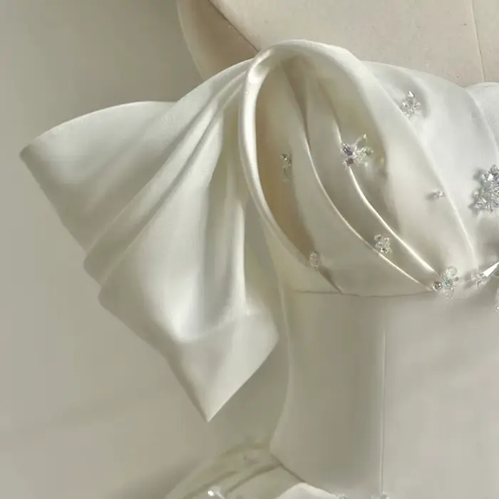Robe de mariée en Satin avec traîne de chapelle de 100cm