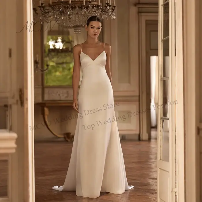 Robes de mariée sirène en satin avec cape détachable