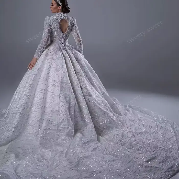 Robe De mariée luxueuse entièrement perlée