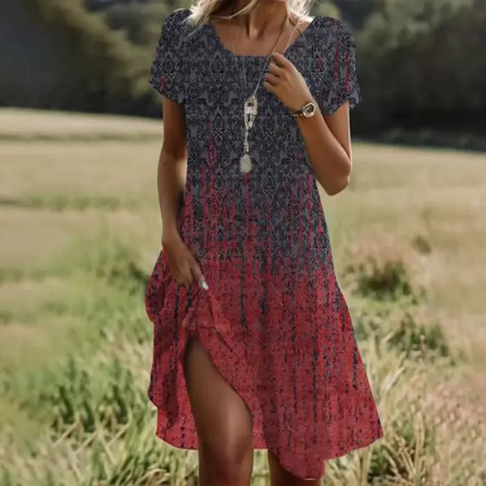 Robe midi amincissante à col rond large