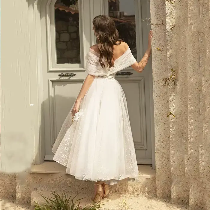 Robe de mariée boho chic courte en polyester avec soutien-gorge intégré pour cérémonies de plage et occasions spéciales