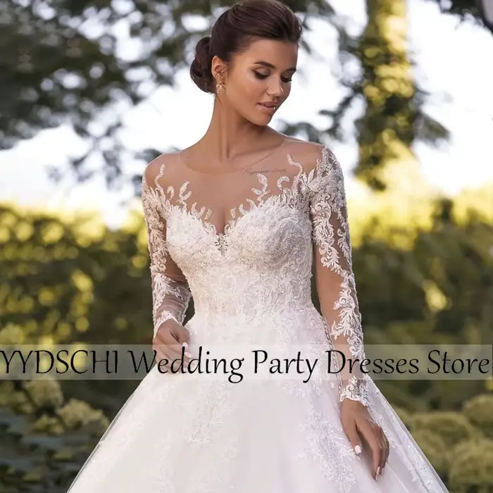 Robe de mariée exquise avec train de la cour, décolleté cœur, manches longues en polyester pour femmes, style princesse, idéale pour les mariages et les événements spéciaux