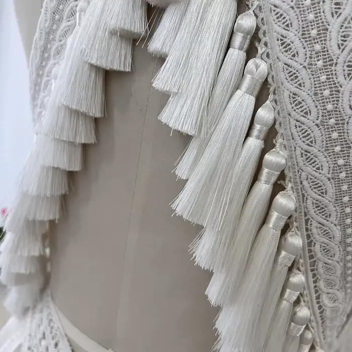Mryarce dentelle une ligne licou robes de mariée avec des glands