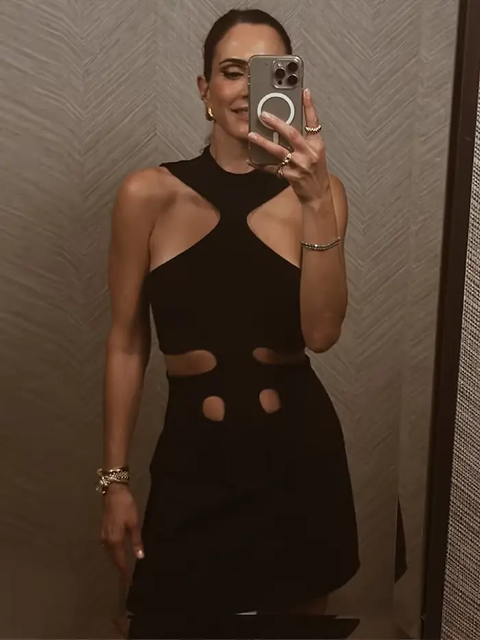 Robe élégante sans manches licou mini polyester pour femmes occassions spéciales été printemps chic style mode polyvalente