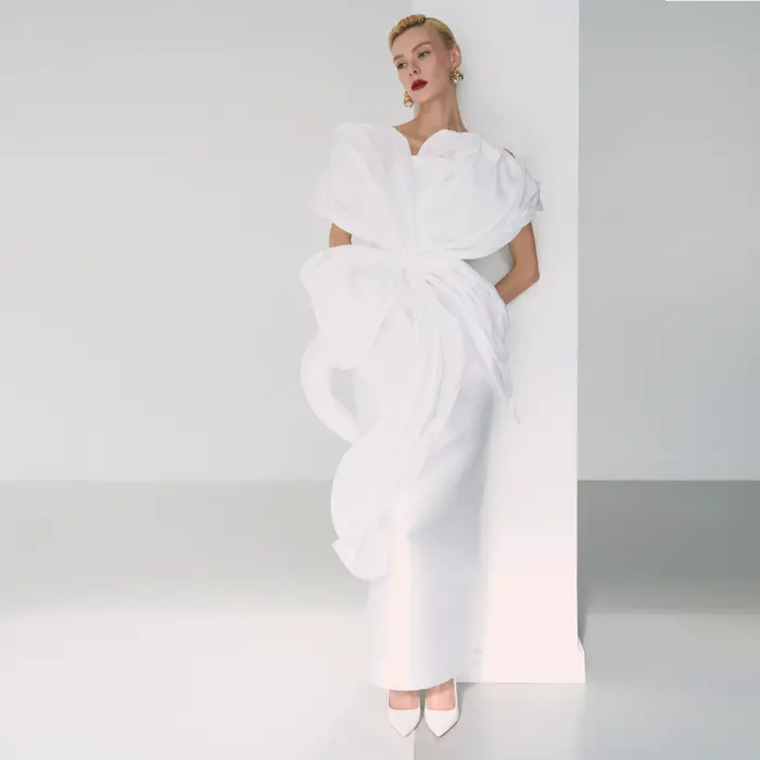 Robes de soirée élégantes blanches de haute couture avec décoration florale 3D, robes de fête pour femmes, plusieurs couleurs disponibles