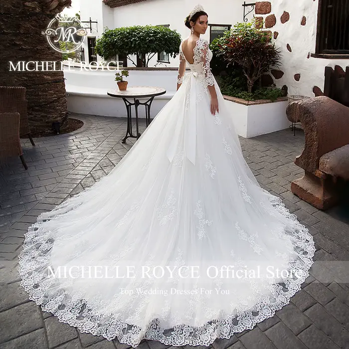 Robe de mariée Michelle Royce en coton, polyester, soie et mousseline avec train de chapelle et décolleté cuillère pour femmes enceintes et occasions spéciales