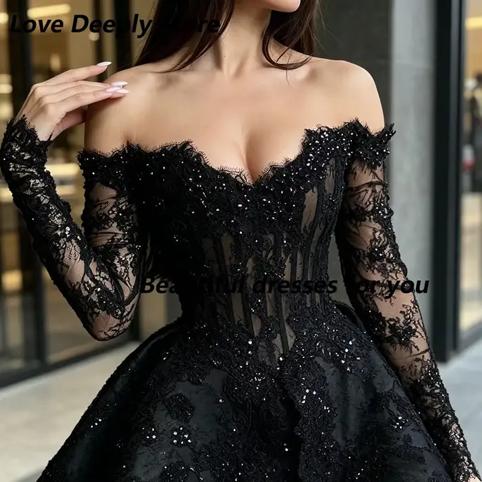 Robe de cocktail mini en dentelle noire personnalisable avec décolleté Mon Amour et décoration en perles pour femmes toutes occasions spéciales