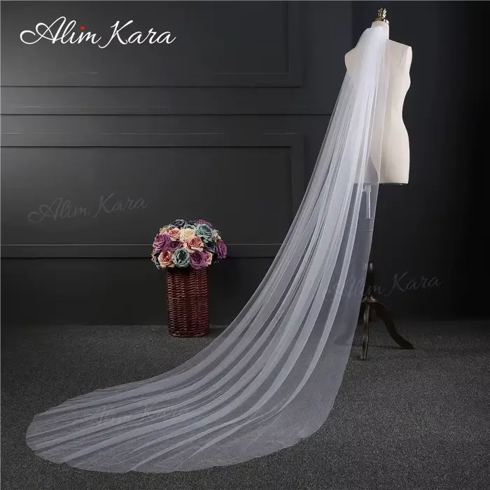 Voile de mariée de luxe Alim Kara, long et personnalisé, avec appliques en dentelle, perles et tulle