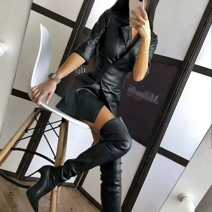 Robe en cuir à manches longues pour femmes