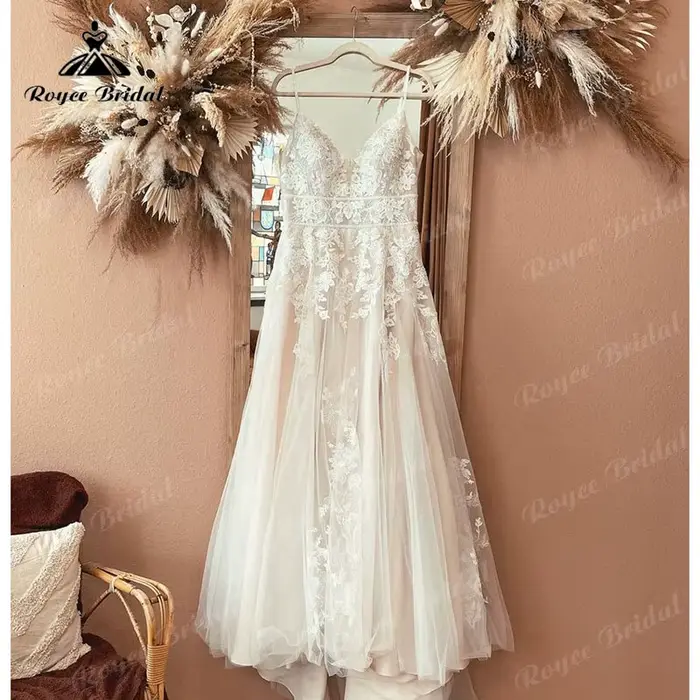 Robe de mariée bohème avec appliques en dentelle