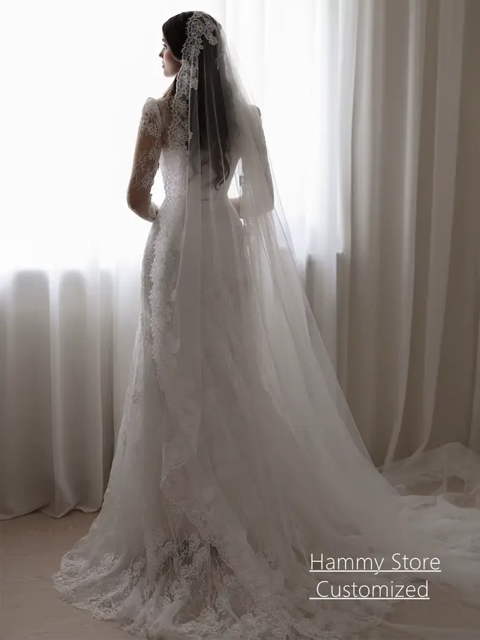 Robe de mariée saoudienne personnalisée avec col en V, manches longues, dentelle et train balayant pour femmes occasions spéciales